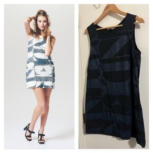 EUC Prairie Underground | Logomania | Black & Navy | Size Small